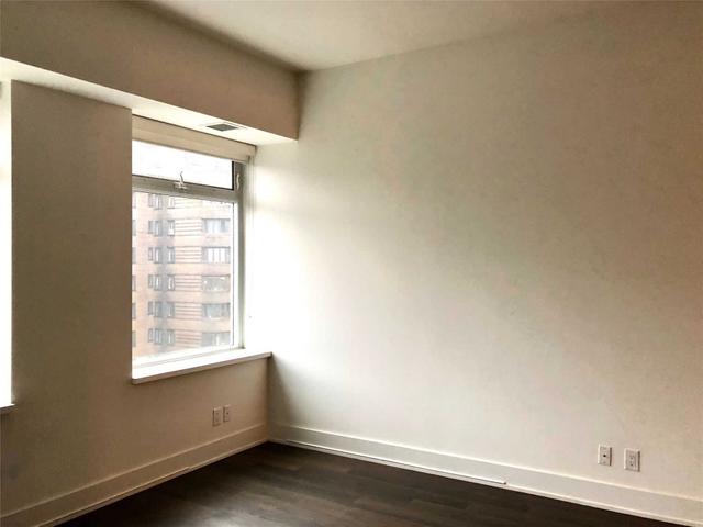 504 - 111 St Clair Ave W