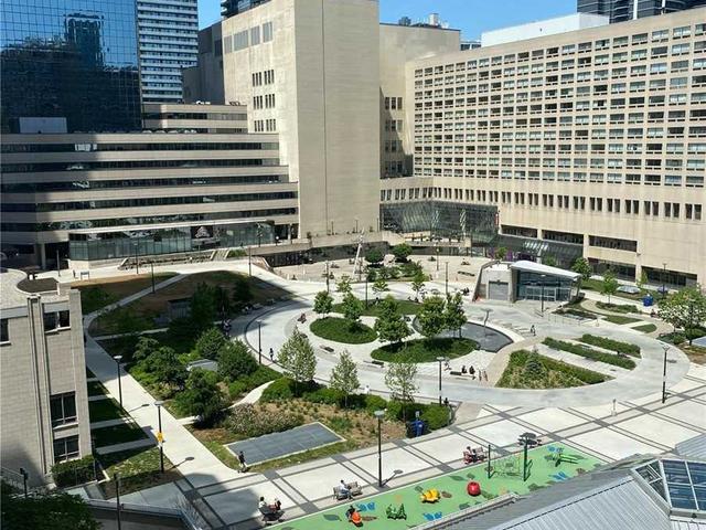 1002 - 44 Gerrard St W