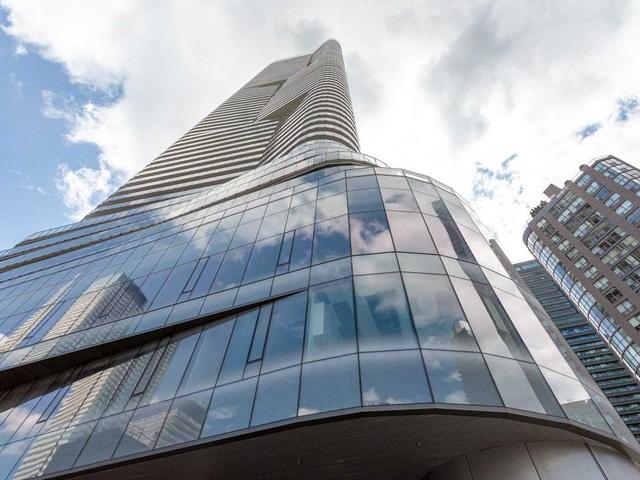 5210 - 11 Wellesley St W