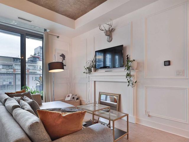 703 - 399 Adelaide St W