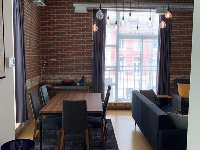 305 - 955 Queen St W