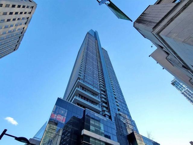 6005 - 388 Yonge St