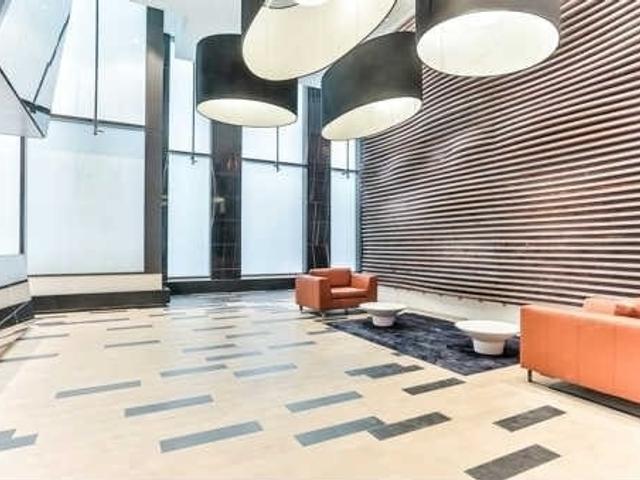 817 - 111 Bathurst St