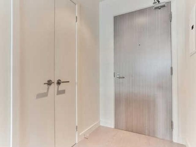 817 - 111 Bathurst St