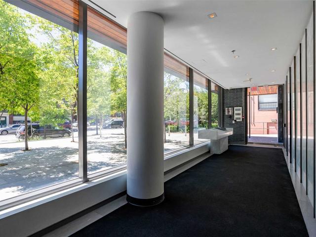 201 - 500 Wellington St W