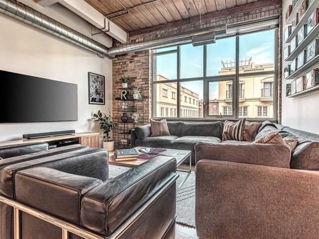 316 - 955 Queen St W