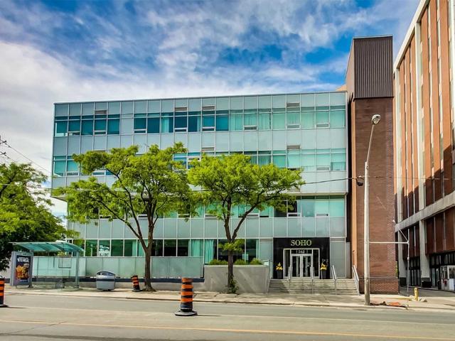 208 - 562 Eglinton Ave E