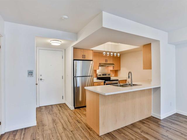 410 - 18 Beverley St