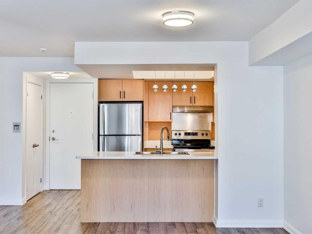 410 - 18 Beverley St