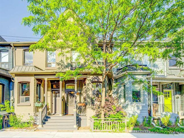 33 Manning Ave