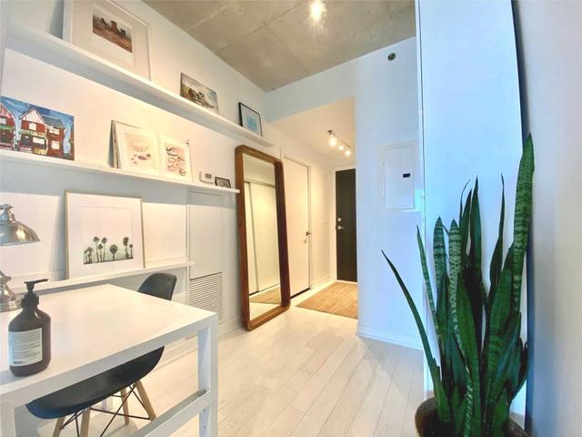 305 - 8 Gladstone Ave