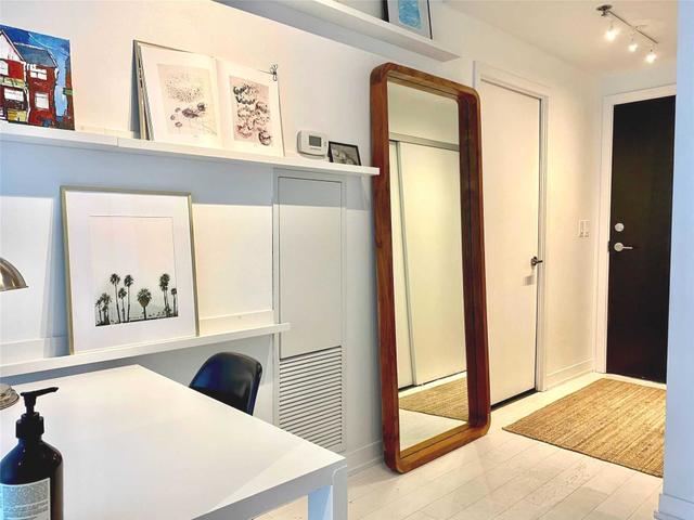 305 - 8 Gladstone Ave