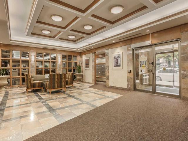 403 - 25 Grenville St