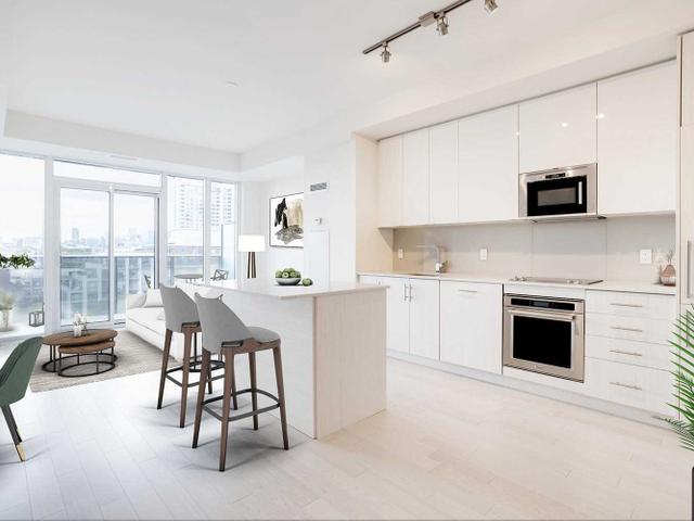 908 - 330 Richmond St W