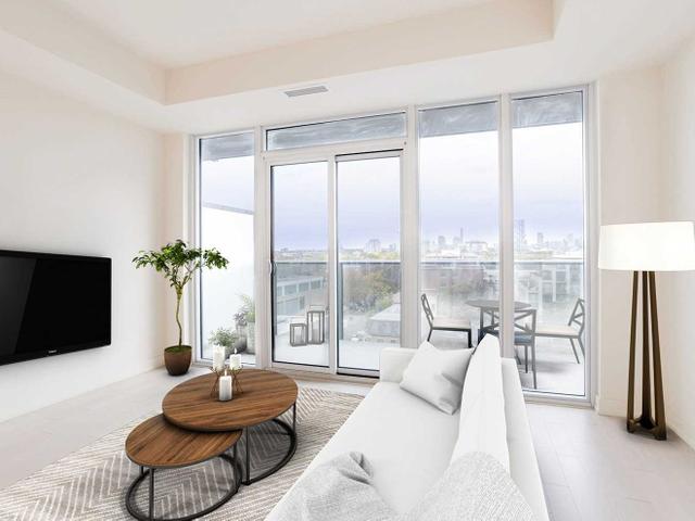 908 - 330 Richmond St W