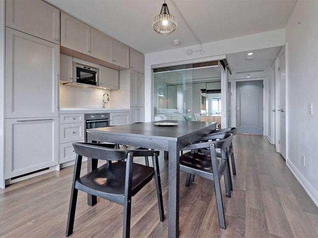 2718 - 155 Yorkville Ave