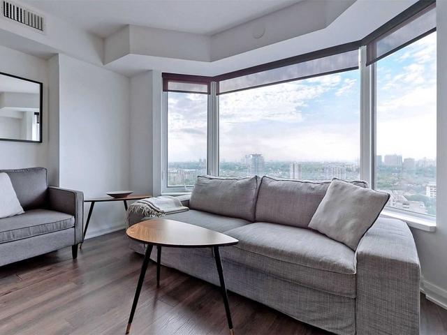 2718 - 155 Yorkville Ave