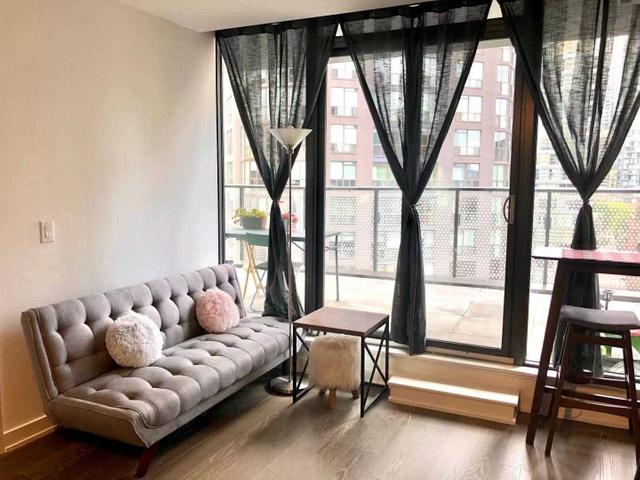 612 - 11 Wellesley St W