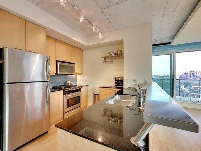 1019 - 333 Adelaide St E