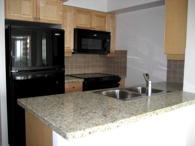 1525 - 25 Greenview Ave