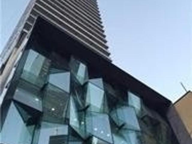 4104 - 224 King St W