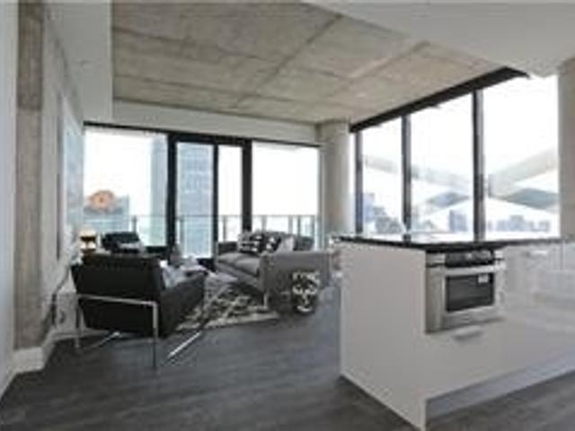 4104 - 224 King St W