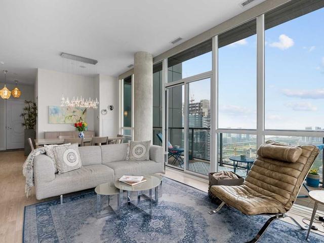 PH5 - 88 Blue Jays Way