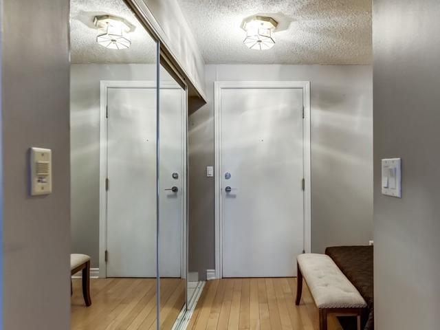 808 - 270 Wellington St