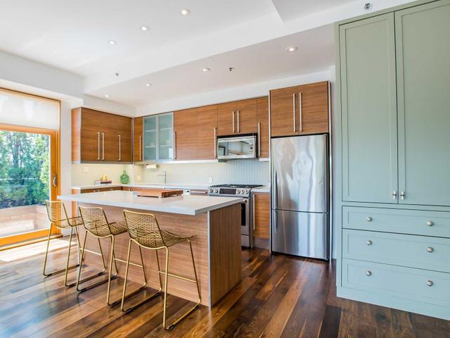 309 - 701 Dovercourt Rd