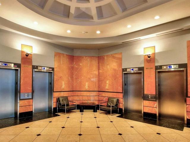 908 - 10 Queens Quay W