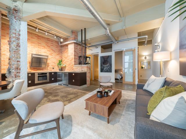 962 - 155 Dalhousie St