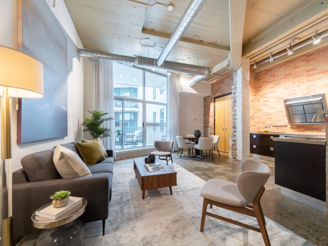 962 - 155 Dalhousie St