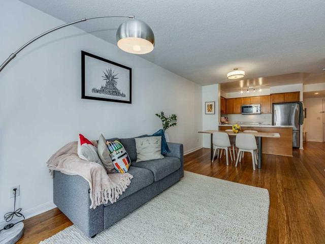 402 - 18 Stafford St