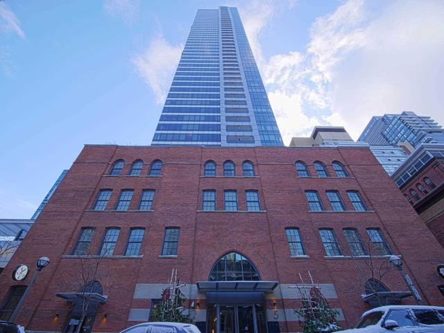 212 - 5 St Joseph St