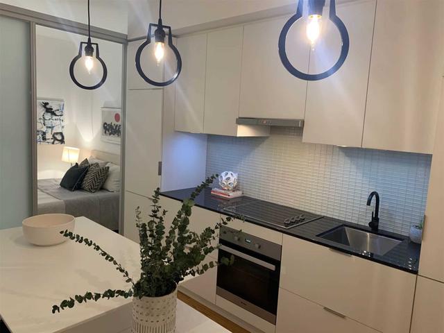 212 - 5 St Joseph St