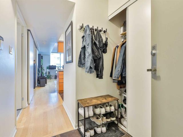 #722 - 230 Queens Quay W