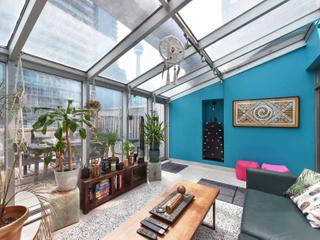 403 - 393 King St W
