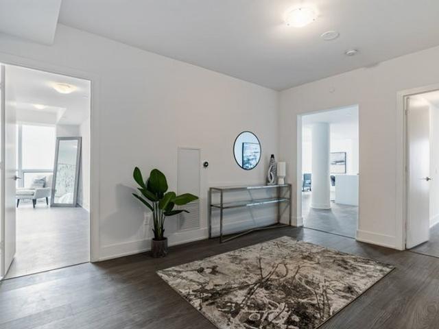 5102 - 1 Yorkville Ave