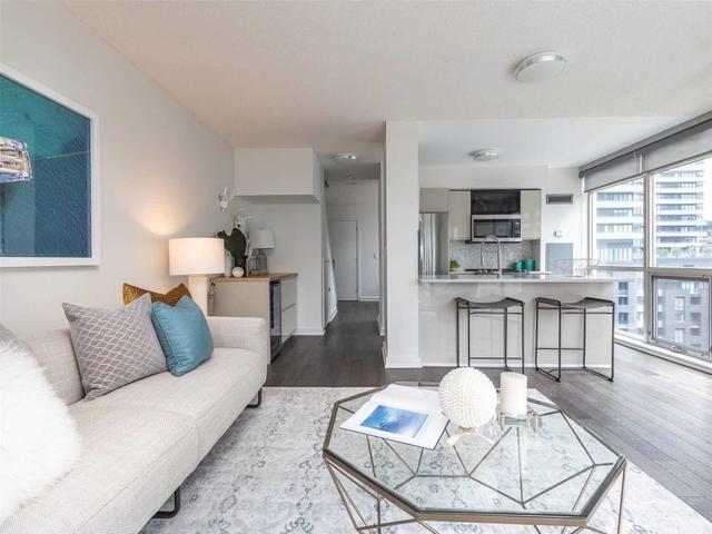 912 - 36 Blue Jays Way