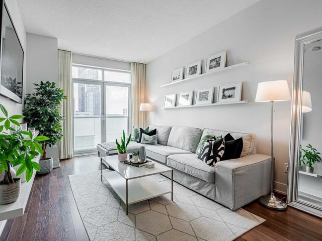 1002 - 120 Homewood Ave