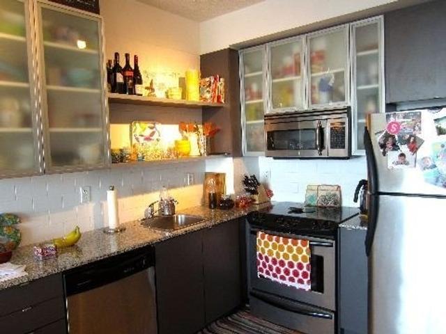 2607 - 33 Lombard St