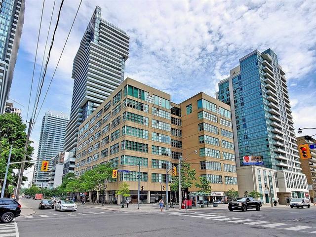 212 - 188 Eglinton Ave E