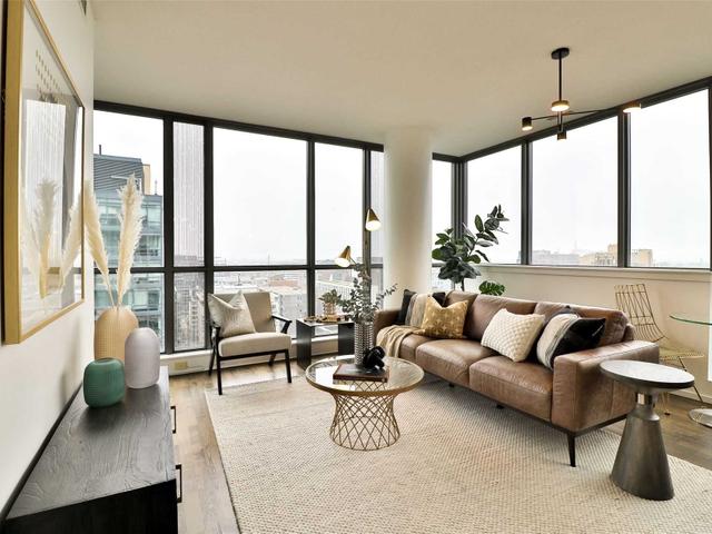 1802 - 8 Charlotte St