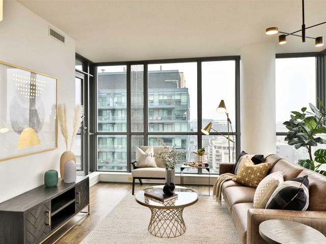 1802 - 8 Charlotte St