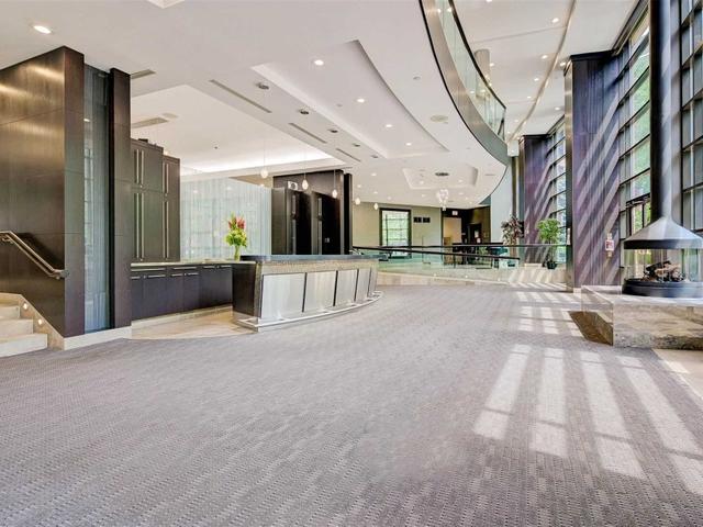 801 - 23 Sheppard Ave E