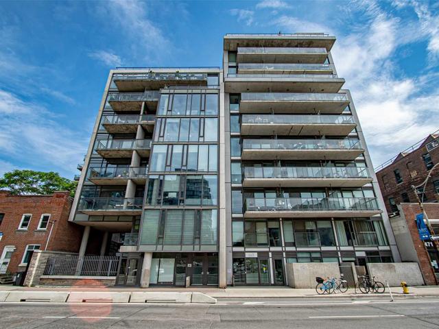 230 - 461 Adelaide St W