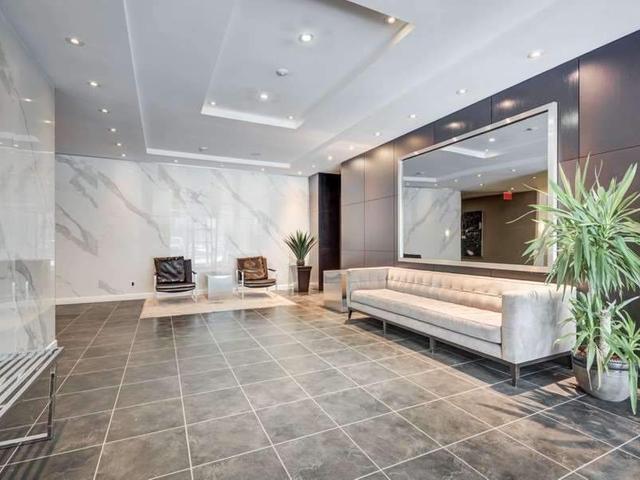 401 - 350 Wellington St W