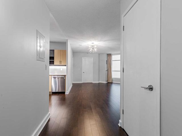 401 - 350 Wellington St W