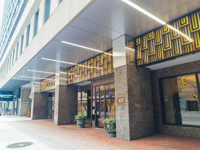 1910 - 45 Carlton St