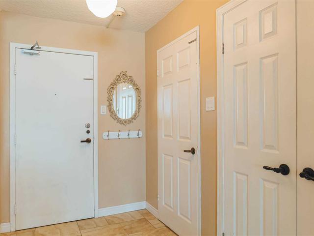 1910 - 45 Carlton St